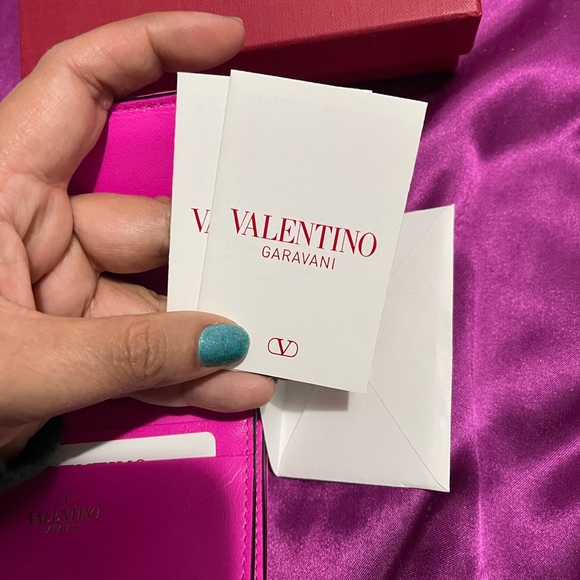 Valentino Fuscia Roman stud Wallet - Picture 6 of 13